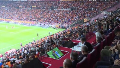 pasali - TBMM Başkanı Yıldırım Galatasaray-Kasımpaşa maçını izledi - İSTANBUL  Videosu