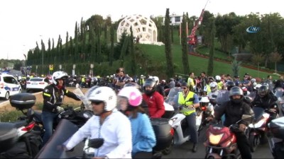  Bin motosikletli Yusuf Durup’un hayatını kaybettiği sapağa karanfil bıraktı