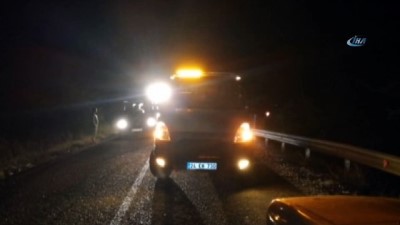  Erzincan’da araç şarampole devrildi: 4 yaralı
