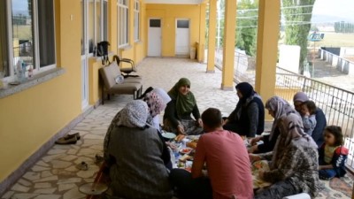  Mahmut Sultan Türbesi'ne ziyaretçi akını 