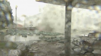 Mangkhut Tayfunu Hong Kong'u vurdu