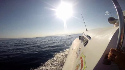 Teknesi su alan düzensiz göçmenler kurtarıldı - İZMİR