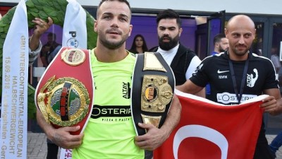 boks - Almanya'da yaşayan Türk boksör Şükrü Altay'dan yeni altın kemer  Videosu