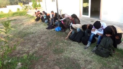 akkale - Çanakkale’de 60 düzensiz göçmen yakalandı  Videosu