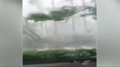  - Çin'i Vuran Mangkhut Tayfununda Bilanço Artıyor: 4 Ölü, 200 Yaralı 