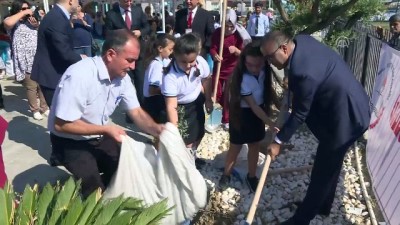 egitim ogretim yili - İzmir'de okullar zeytin fidanıyla açıldı  Videosu