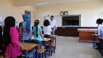 ogretmen - Suriyeli öğrenciler ders başı yaptı - HATAY  Videosu