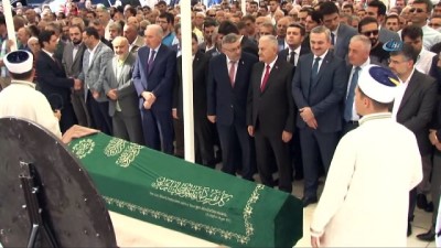  TBMM Başkanı Binalı Yıldırım, dayısının eşinin cenaze törenine katıldı 