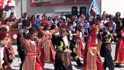 folklor gosterisi - Yeni eğitim-öğretim yılı başladı - NİĞDE  Videosu