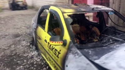  Ağrı’da 2 taksi kundaklandı