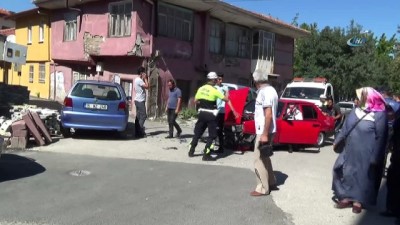 sparta -  Isparta’da iki otomobil çarpıştı: 1 yaralı  Videosu