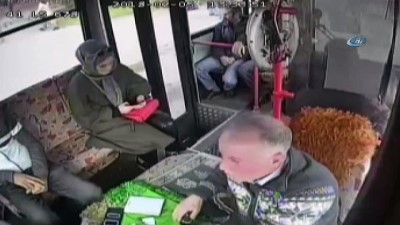sabika kaydi -  Muhabbet ederek oyaladığı otobüs şoförünün telefonunu böyle çaldı  Videosu