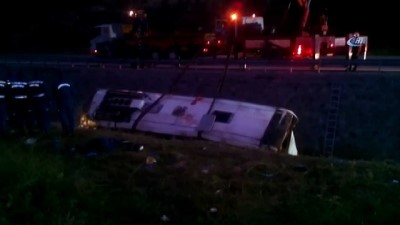 yolcu otobusu -  Otobüs su kanalına devrildi: 7 ölü, 25 yaralı  Videosu