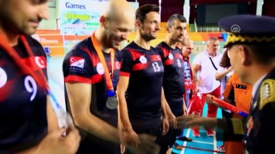 gumus madalya - Şampiyon itfaiyeciler yurda döndü - İSTANBUL  Videosu
