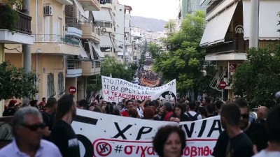 goz yasartici gaz - Yunanistan'da olaylı ırkçılık karşıtı gösteri - ATİNA Videosu