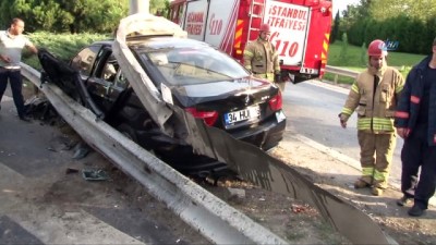 trafik levhasi -  Bayrampaşa’da lüks otomobil trafik levhasına saplandı: 1 yaralı  Videosu