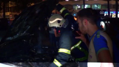 Gaziantep'te park halindeki otomobil yandı 