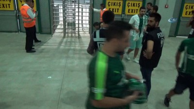 Bursaspor-Beşiktaş maçında taraftara alkol kontrolü