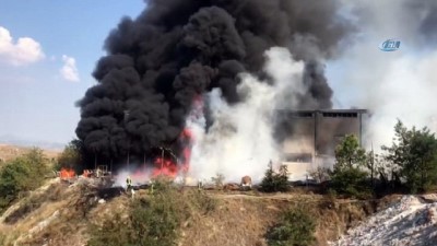  Denizli'de nakliye deposu olarak kullanılan binada yangın çıktı