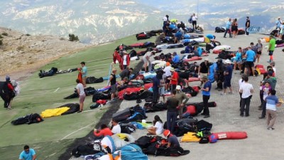 Yamaç Paraşütü Dünya Kupası Hazırlık Yarışması Denizli'de başladı