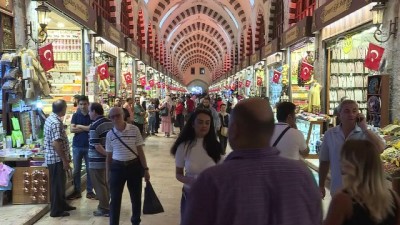 kuru kayisi - Mısır Çarşısı'nda aşure ikramı - İSTANBUL  Videosu
