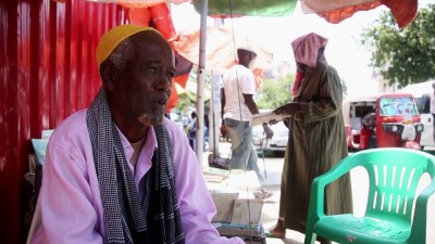 kitap okuma - Somali sokaklarının 'seyyar hazineleri' ikinci el kitaplar - MOGADİŞU  Videosu