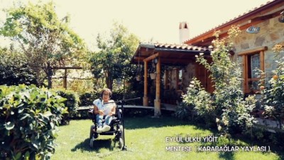  Engelli Korosundan ‘Deniz üstü köpürür’ klibi 