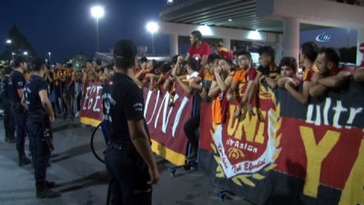 Galatasaray’a İzmir’de coşkulu karşılama