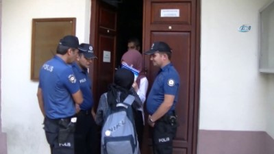 alarm sistemi -  Kütüphanede kilitli kalan kız öğrencileri polis kurtardı Videosu