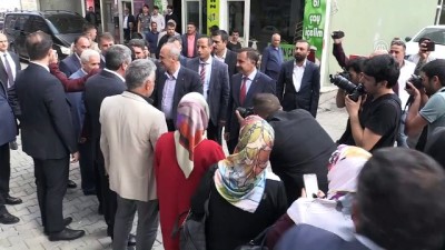sozlesmeli - Ulaştırma ve Altyapı Bakanı Turhan: 'Geçmişte bizler konu mankeni bile olamazdık' - AĞRI Videosu