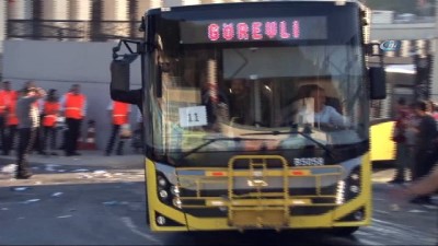 tezahur - Beşiktaş taraftarı otobüslerle Kadıköy’e gönderild Videosu