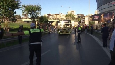 derbi maci - Fenerbahçe-Beşiktaş maçına doğru - Beşiktaşlı taraftarların stada gelişi - İSTANBUL Videosu