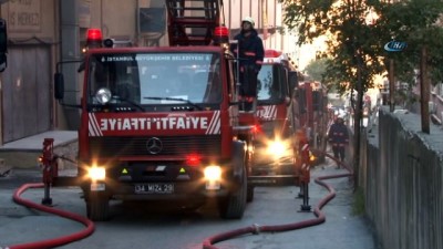 gece bekcisi -  Zeytinburnu’nda fabrika yangını  Videosu
