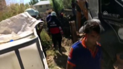 belediye iscisi - Su borusunun içine düşen işçi kayboldu - VAN  Videosu