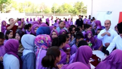  Erzincan'da 15 bin öğrenciye aşure ikramı yapıldı 
