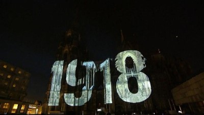 Köln Katedrali'nde ışık şovu