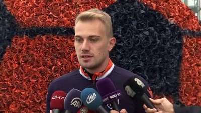 Medipol Başakşehir'in deneyimli kalecisi Mert Günok - İSTANBUL 