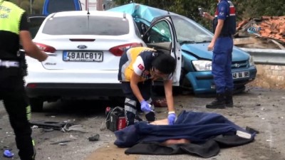  Muğla’da iki otomobil böyle çarpıştı: 2 ölü, 5 yaralı