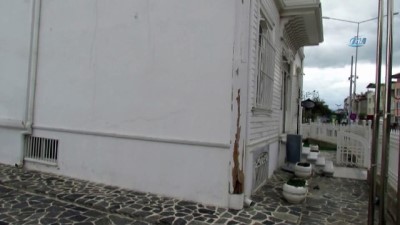  Mütareke evi binası dökülüyor 