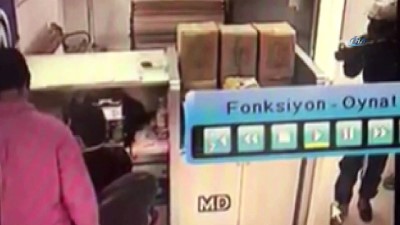  Sultangazi’de PTT şubesi soygunu kamerada 