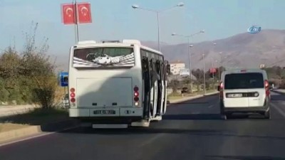  Şehirler arası yolda tıka basa tehlikeli yolculuk