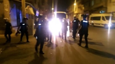 biber gazi -  Silahlı kavgada mahallelinin yabancı uyruklu kişilerin iş yerine saldırı anı kamerada  Videosu