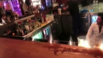  Şov yaparken müşterileri yaktılar...Ünlü et lokantasındaki korku dolu anlar kamerada