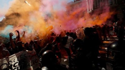 ispanya - Barselona: Bağımsızlık referandumunun yıl dönümünde ayrılıkçılar meydanlarda Videosu