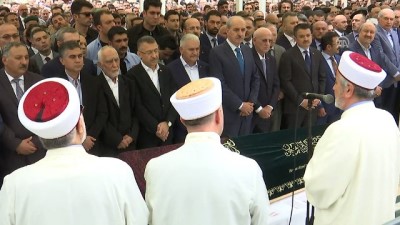 Cumhurbaşkanı Vekili Fuat Oktay’ın annesi son yolculuğuna uğurlandı - İSTANBUL 