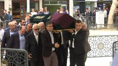 Cumhurbaşkanı Vekili Fuat Oktay’ın annesinin cenazesi Eyüp sultan camisine getirildi - İSTANBUL 