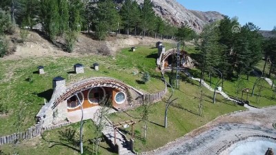 ziyaretciler - Sivas'ın 'Hobbit evleri' dünyanın ilgisini çekti (2)  Videosu