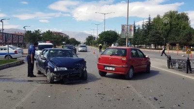 Trafik kazası: 4 yaralı - ERZİNCAN 