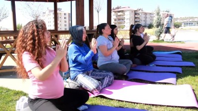 Tuncelili anne adayları doğada yoga ile doğuma hazırlanıyor 