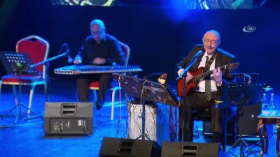 uzun omur -  Üsküdar'da Kültür-Sanat sezonu Özdemir Erdoğan konseriyle başladı  Videosu